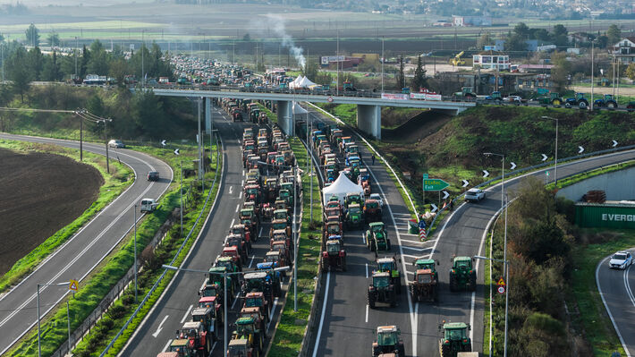 Με την ορμή του συντονισμένου αγώνα και της αλληλεγγύης θα συναντηθούν την Δευτέρα με την κυβέρνηση οι βιοπαλαιστές