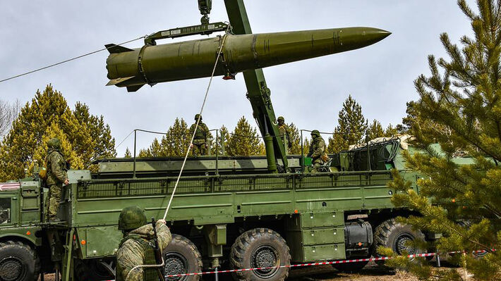 Λήξη της συνθήκης «New Start» για τα πυρηνικά όπλα: Σε νέα φάση τα παζάρια και οι εξοπλιστικές κούρσες