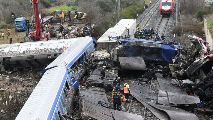Στη Λάρισα οριστικά η δίκη για το έγκλημα των Τεμπών .Το ΚΚΕ έχει απαιτήσει να διασφαλιστεί η παρουσία των συγγενών στην κύρια αίθουσα