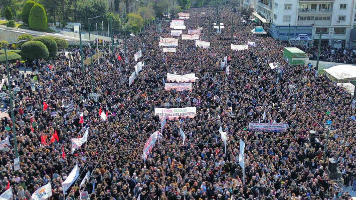 ΠΑΜΕ: Ξανά λαός... Χιλιάδες λαού σήμερα στα απεργιακά συλλαλητήρια