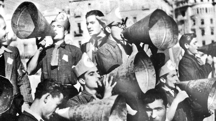83 χρόνια από την ίδρυση της ΕΠΟΝ: Η δράση της διδάσκει και δείχνει το δρόμο