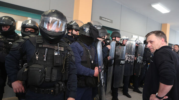 ΠΑΜΕ: Η κυβέρνηση δεν μπορεί να κρύψει τα χάλια των νοσοκομείων πίσω από φιέστες, κορδέλες και καταστολή