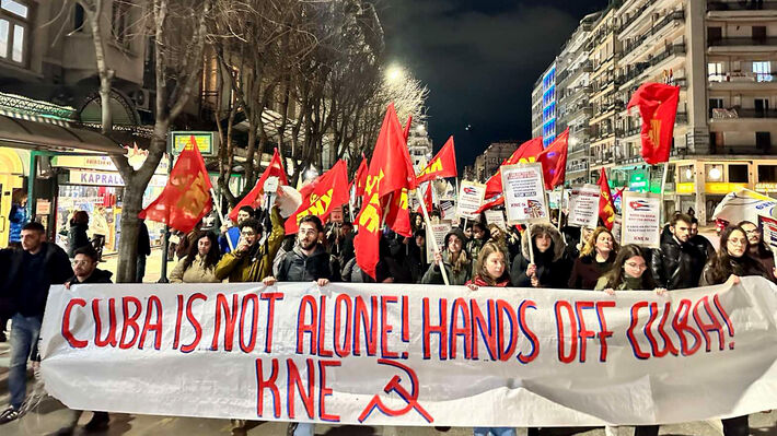 Κάτω τα χέρια από την Κούβα! Μία γυναίκα του ηρωικού λαού με συγκλονιστικό τρόπο καταγγέλλει το έγκλημα σε βάρος του νησιού της επανάστασης
