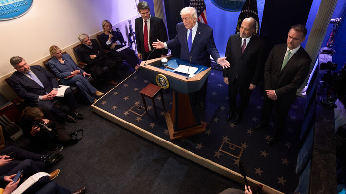 Νέο παγκόσμιο δασμό 10% ανακοίνωσε ο Τραμπ μετά την απόφαση του Ανώτατου Δικαστηρίου