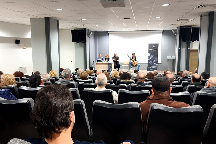 ΜΙΑ ΠΟΙΟΤΙΚΗ ΕΚΔΗΛΩΣΗ ΠΟΙΗΣΗΣ ΚΑΙ ΜΟΥΣΙΚΗΣ Η ΠΑΡΟΥΣΙΑΣΗ ΤΟΥ ΒΙΒΛΙΟΥ «ΚΑΤΙ ΣΑΝ ΠΟΙΗΣΗ» ΤΟΥ ΠΑΝΟΥ ΠΑΝΑΓΙΩΤΙΔΗ