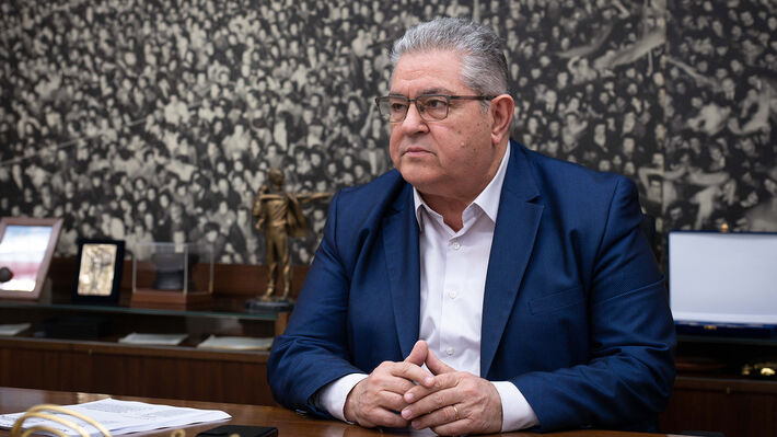Δ. Κουτσούμπας: Η πρόοδος βρίσκεται στον δρόμο της ανατροπής της καπιταλιστικής βαρβαρότητας που ξεκινά από την εκμετάλλευση στον χώρο δουλειάς και φτάνει μέχρι τα πολεμικά σφαγεία