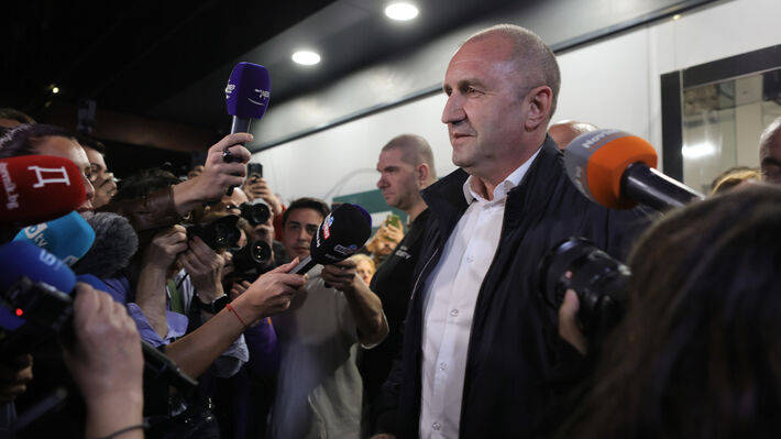 Αυτοδυναμία για το κόμμα του πρώην προέδρου Ράντεφ στις βουλευτικές εκλογές της Βουλγαρίας με σημαία το ...«εθνικό συμφέρον» των αστών