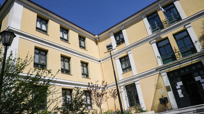 Ομόφωνα ένοχος ο πρώην αστυνομικός της Βουλής για την κακοποίηση και το βιασμό της συζύγου και των ανήλικων παιδιών του