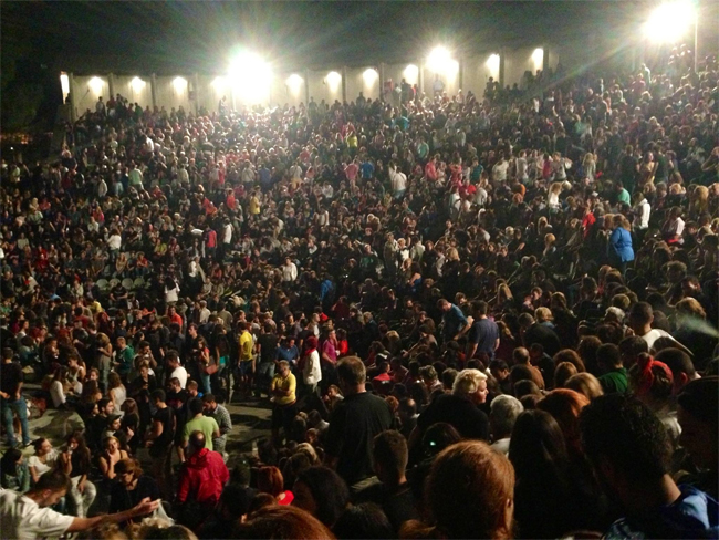 Κοσμοσυρροή στον Γιάννη Χαρούλη!