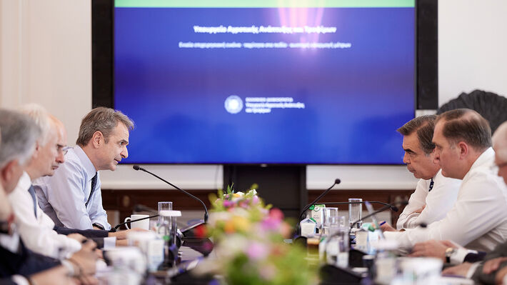 Κυβερνητική σύσκεψη με φόντο την ένταση της επίθεσης στους βιοπαλαιστές αγροτοκτηνοτρόφους
