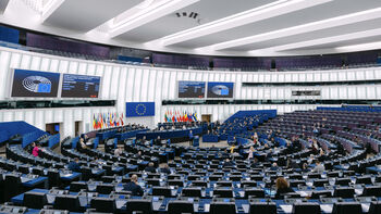 Ευρωκοινοβουλευτική Ομάδα του ΚΚΕ: Να καταδικαστεί και να εμποδιστεί κάθε απόπειρα στρατιωτικής επέμβασης των ΗΠΑ στην Κούβα 