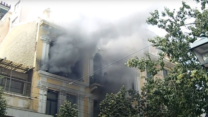 Δύο συλλήψεις και ένα ένταλμα για τον φονικό εμπρησμό στη «Marfin»