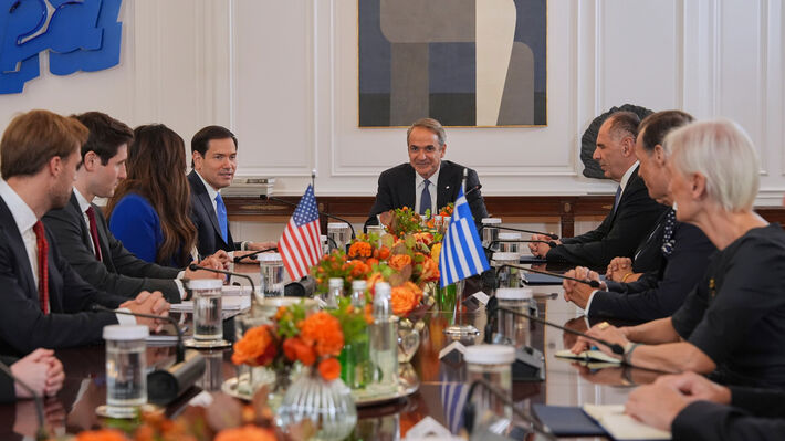 Κάθε λέξη κι ένα ψέμα
