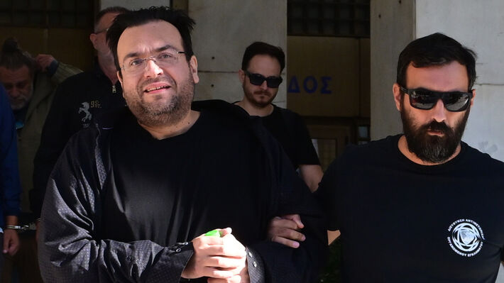 Δίωξη για πέντε κακουργήματα στους κατηγορουμένους για το κύκλωμα απάτης σε βάρος του ΕΦΚΑ