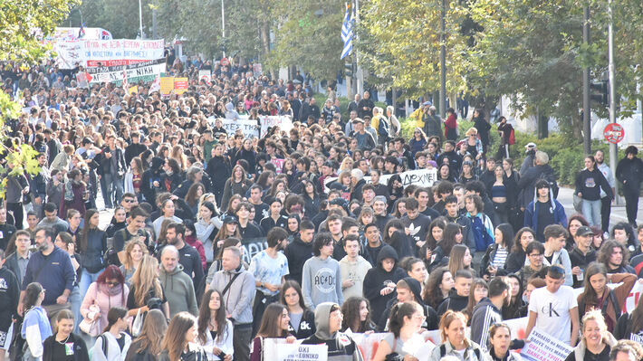 Από την Ελλάδα έως τη Γαλλία, ίδια η αιτία! Σήμερα παντού ξεσηκωμός