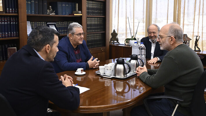 Συνάντηση του Δημήτρη Κουτσούμπα με τον Κεμάλ Οκουγιάν 