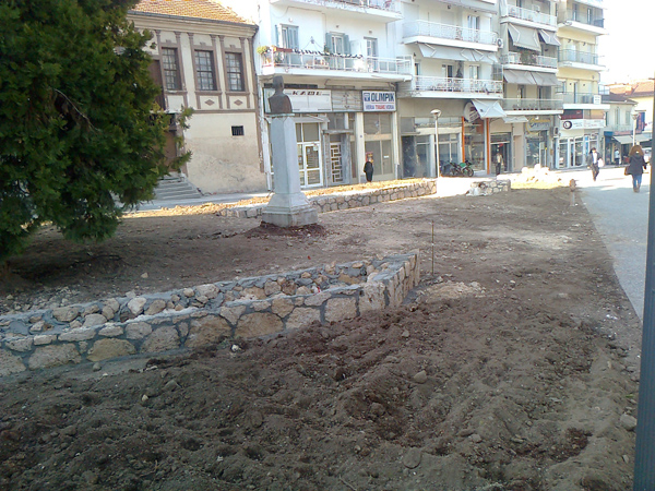 Να γίνουν οι πλατείες…πλατείες!