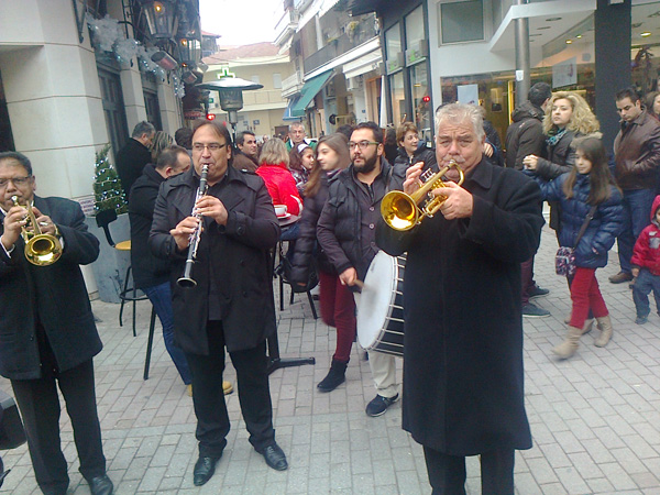 Γλεντώντας αποχαιρετούν το 2013