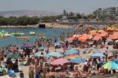 Αλλεπάλληλα τα εμπόδια για τις διακοπές της λαϊκής οικογένειας