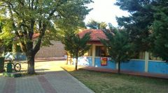  Απαγορεύεται η χωρίς άδεια είσοδος και παραμονή στο χώρο της μαθητικής κατασκήνωσης Αγίας Τριάδας