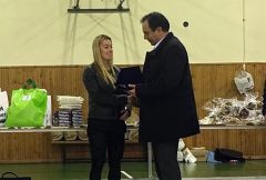 «Να πλένει πιάτα»…