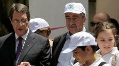 Να συνεχιστεί τον Μάρτη η διάσκεψη για το Κυπριακό ζήτησαν Αναστασιάδης και Ακιντζί