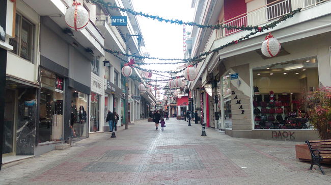 Δεν φτάνει ο στολισμός και το τρενάκι…