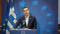 Εμπαιγμός από τον Αλέξη Τσίπρα που εμφάνισε το «κοινωνικό μέρισμα» ως σημάδι εξόδου από τα μνημόνια