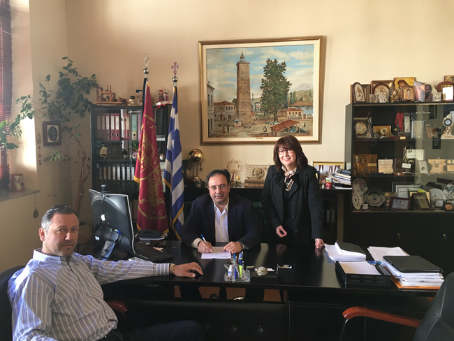 Σύμβαση για τη διάνοιξη οδών στο Μακροχώρι υπέγραψε ο Δήμαρχος Βέροιας 