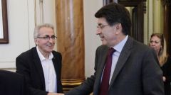 Υπογραφή Συλλογικής Σύμβασης που νομιμοποιεί και φέτος το αίσχος του κατώτερου μισθού των 586 ευρώ