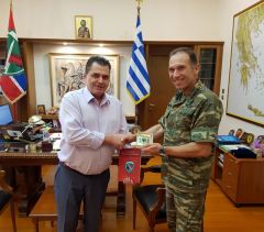 Επίσκεψη του αντιπεριφερειάρχη Ημαθίας Κώστα Καλαϊτζίδη στον διοικητή της Ιης ΜΠ, Υποστράτηγο Δεμέστιχα Πέτρο