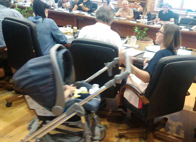 Με το καρότσι στο Δημοτικό Συμβούλιο! 