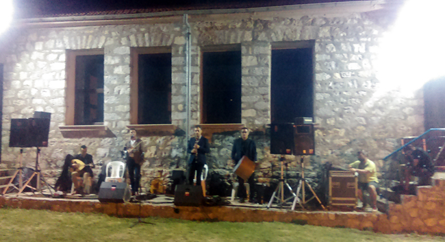 Επισκευάζεται