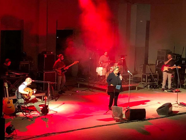 Μία αισθαντική συναυλία της Δήμητρας Γαλάνη!