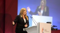 Αναβαθμισμένο ρόλο κυβερνητικού εταίρου διεκδικεί το Κίνημα Αλλαγής