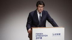 Μείωση των ασφαλιστικών εισφορών από την 1η Οκτώβρη ζήτησε ο πρόεδρος των βιομηχάνων