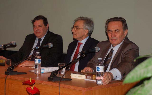 Βιβλιοπαρουσίαση με «πολιτικό χρώμα»