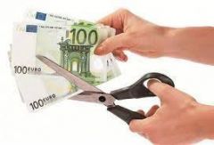 Συνεχείς η συρρίκνωση των μισθών και η αύξηση της «ευελιξίας»