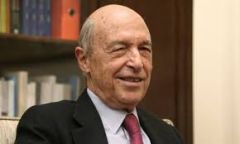 Ζητήθηκε το άνοιγμα των λογαριασμών του Κ. Σημίτη