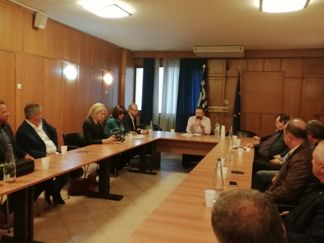 Σύσκεψη στο υπουργείο Αγροτικής Ανάπτυξης για τη “μαύρη” διακίνηση αγροτικών προϊόντων, τη φορολόγηση των αγροτών και τις αποζημιώσεις για τις ζημιές από τις φετινές βροχοπτώσεις