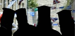 Αυτοί είναι οι μισθοί των κληρικών, από τον παπά μέχρι τον Αρχιεπίσκοπο