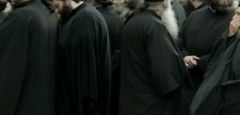 Σπέκουλα των ιεραρχών με τα «μισθά» των παπάδων