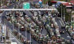 ΑΝΑΚΟΙΝΩΣΗ ΠΑΝΕΛΛΑΔΙΚΗΣ ΕΠΙΤΡΟΠΗΣ ΜΠΛΟΚΩΝ :ΑΠΑΝΤΑΜΕ ΣΤΗΝ ΚΥΒΕΡΝΗΣΗ ΜΕ ΜΑΖΙΚΕΣ ΠΑΝΕΛΛΑΔΙΚΕΣ ΚΙΝΗΤΟΠΟΙΗΣΕΙΣ