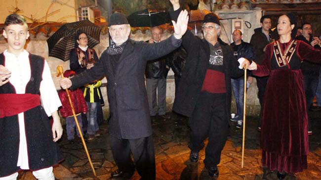 Ένας υποψήφιος δήμαρχος που σέβεται τις παραδόσεις!