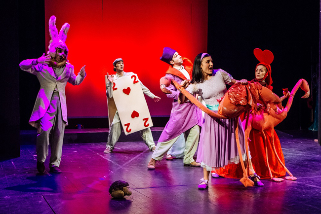 ΔΗ.ΠΕ.ΘΕ Βέροιας: Η “Αλίκη στη χώρα των θαυμάτων” . Σε διασκευή-σκηνοθεσία Δημήτρη Αδάμη στην Αντωνιάδειο Στέγη Γραμμάτων & Τεχνών