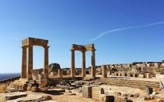 Επιμένει η κυβέρνηση στη δέσμευση εκατοντάδων αρχαιολογικών χώρων