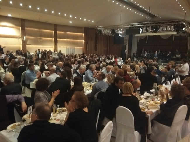 Κοσμοσυρροή και πάλι  στο χορό των Βλάχων       