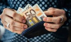 Με νύχια και με δόντια