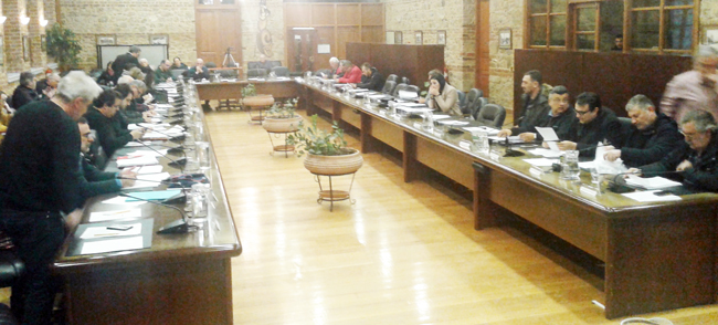 Με απουσίες…