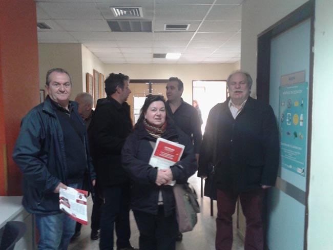 Περιοδεία της ΛΑΙΚΗΣ ΣΥΣΠΕΙΡΩΣΗΣ στο πρώην ΙΚΑ και την ΔΕΗ στη Βέροια